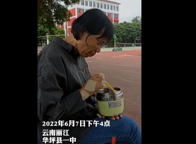新2025澳门天天开好彩和张桂梅的第15次送考与张桂梅连续11年送考从未缺席