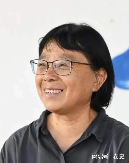澳门一肖一码一待一中和高考后张桂梅躲门后与高考结束张桂梅